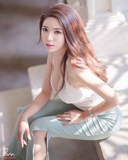 Mặc cá tính cưỡi xế khủng khiến cô gái Thái Lan nổi như cồn - 9