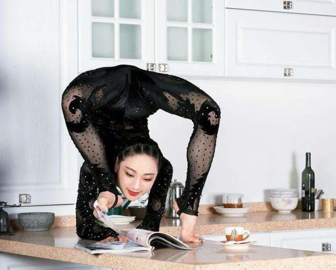 Mỹ nhân thể thao Trung Quốc gây sốt: Người dẻo như “cao su” - 7