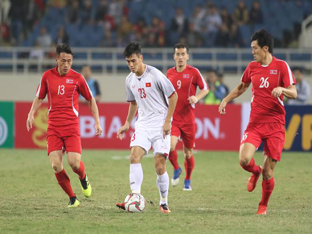 Tiến Linh ”xé lưới” Triều Tiên: Không dễ thay thế Anh Đức ở Asian Cup