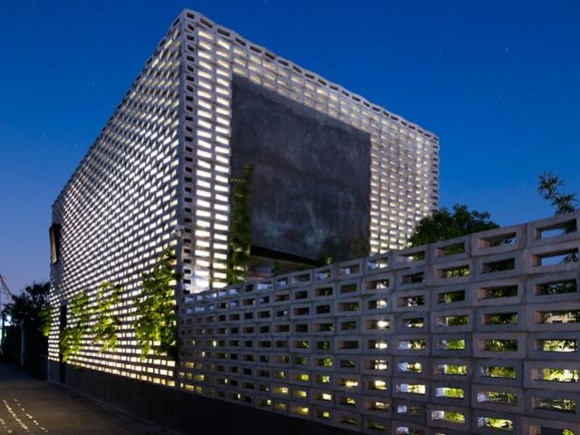 Tài chính - Bất động sản - Căn nhà toàn “lỗ” ở Hưng Yên đẹp ấn tượng trên báo Mỹ