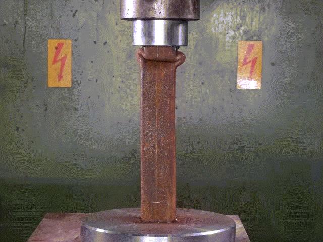 Media - Những pha "ép đồ ra bã" dưới sức nặng khủng khiếp của máy ép thủy lực