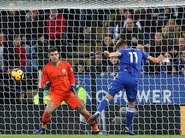 Leicester City - Man City: Ngược dòng địa chấn, thẻ đỏ định đoạt
