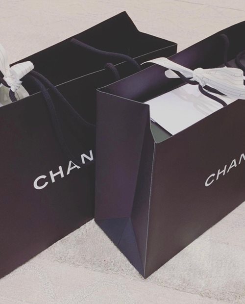 Mừng 2 năm ngày cưới, Trấn Thành tặng Hari Won túi, đồng hồ nhiều choáng ngợp - 5