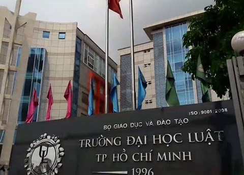 ĐH Luật TPHCM chỉ sử dụng đăng ký xét tuyển trực tuyến - 1