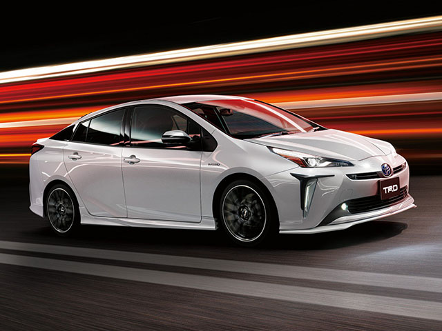 Toyota Prius thêm thể thao và cá tính với gói ”độ” TRD Sport