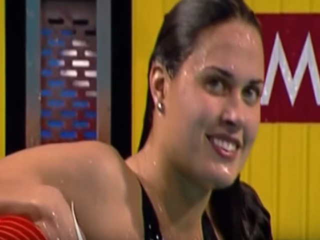 Thể thao - Hết hồn mỹ nhân nâng tạ lộ "điểm đen": Hài hước thể thao 2018