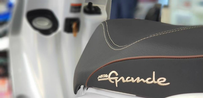 Thích xe ga, chọn 2019 Yamaha Grande Hybrid hay Honda LEAD? - 9