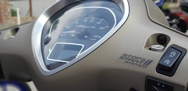 Thích xe ga, chọn 2019 Yamaha Grande Hybrid hay Honda LEAD? - 12