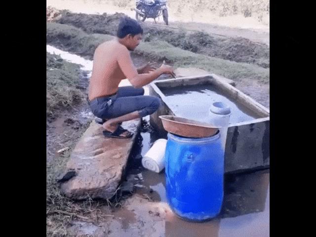 Video Clip Cười - Mách bạn cách cách tắm khiến bạn không lạnh trong mùa đông