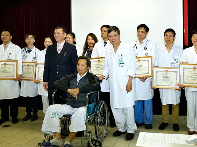 Hành trình 40 ngày đưa bác sĩ bị ngừng tuần hoàn từ cõi chết trở về - 2