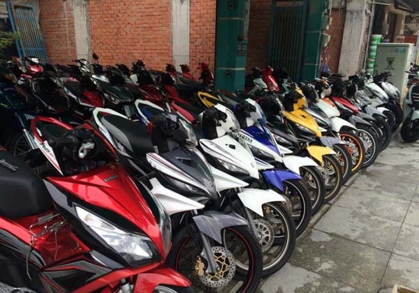 Mách bạn kinh nghiệm "vàng" để mua được xe máy giá tốt - 3