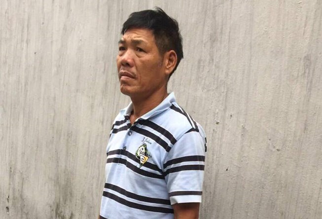 Mang dao vào công sở hét "chủ tịch và phó chủ tịch đâu?" - 1