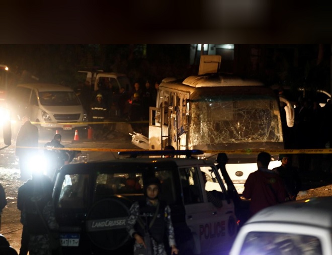 Xe chở du khách Việt bị đánh bom đẫm máu ở Ai Cập, 12 người thương vong - 1