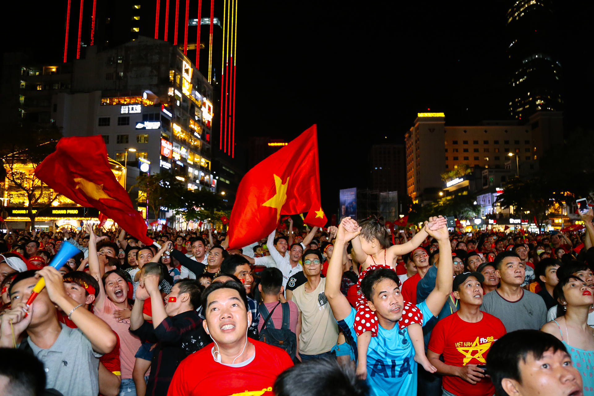 Nhìn lại những khoảnh khắc người Việt ngây ngất với bóng đá năm 2018 - 4