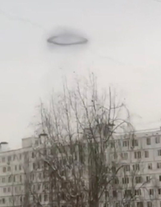 “Chiếc nhẫn đen” kỳ lạ trên bầu trời Nga - 2