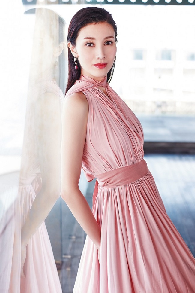 Ngủ sớm cũng là một phương pháp &#34;bảo dưỡng&#34; nhan sắc quan trọng của cô.