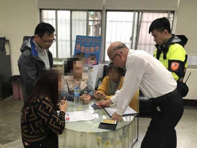 Tin tức trong ngày - 152 du khách bỏ trốn: Xử phạt, chuyển hồ sơ sang cơ quan công an