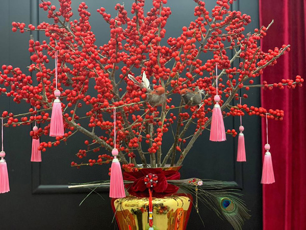 Kỳ lạ hoa đào đỏ au bán gần triệu đồng một cành dịp Tết Dương lịch - 1