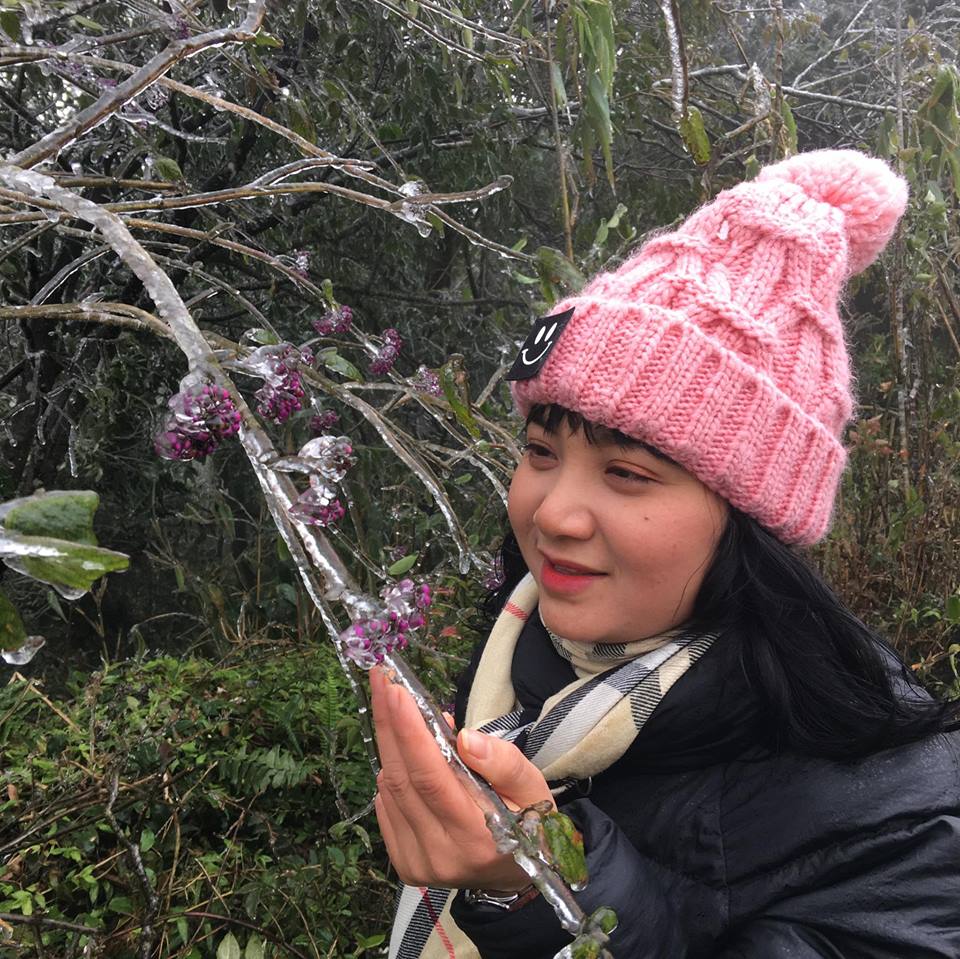 Mẫu Sơn âm 0,5 độ C, du khách thích thú selfie với băng tuyết - 8