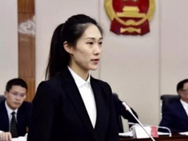 Thế giới - Nữ phó thị trưởng 28 tuổi xinh đẹp gây xôn xao dư luận TQ