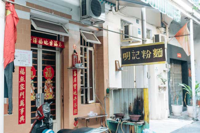 Con hẻm nhỏ 100 tuổi giữa lòng Sài Gòn được báo Tây khen ngợi hết lời - 5