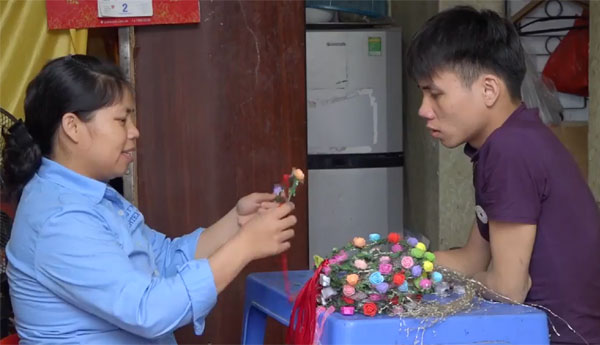 Chàng sinh viên “chim cánh cụt” không đầu hàng số phận - 3