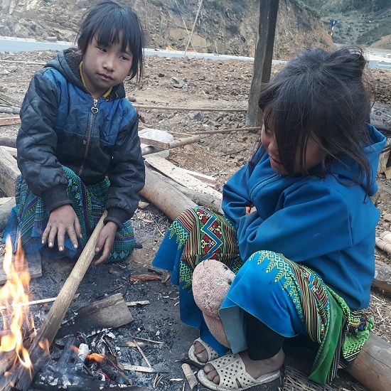 Ảnh: Người vùng cao Sơn La co ro trong giá rét khủng khiếp - 1