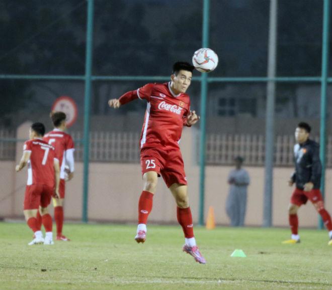 ĐT Việt Nam sắp đấu Iraq: Trọng Hoàng báo tin vui - 10