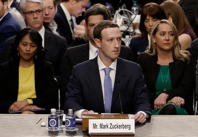 Mặc scandal bủa vây, Mark Zuckerberg vẫn tự hào về Facebook 2018 - 1