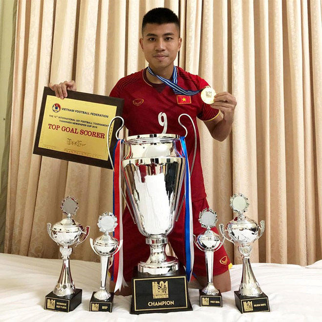 Danh tính bạn gái xinh như hoa hậu của cầu thủ Đinh Thanh Bình - 1