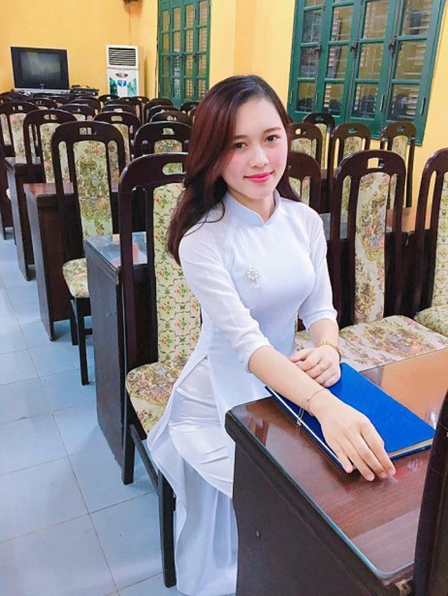 Trần Hương Thu &#40;sinh năm 1995&#41; hiện giảng dạy tại Vĩnh Phúc, nổi tiếng trên mạng xã hội vào thời điểm tháng 8/2018.&nbsp;