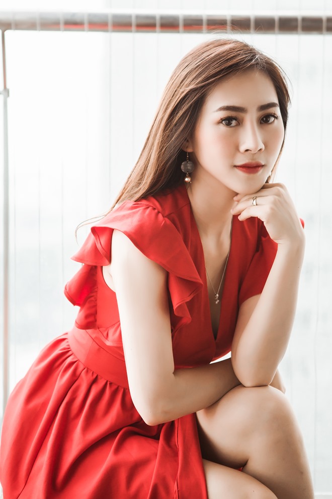 “Hot girl làng hài” ngày càng đẹp, gợi cảm sau 2 năm kết hôn - 2