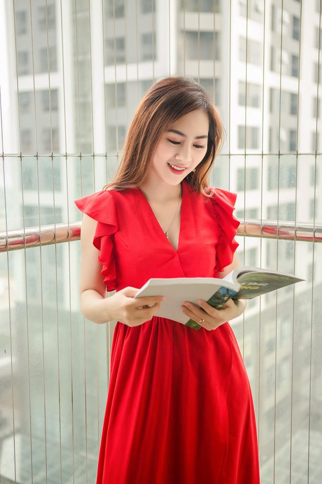 “Hot girl làng hài” ngày càng đẹp, gợi cảm sau 2 năm kết hôn - 10