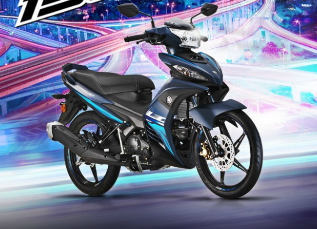 Ở Việt Nam hiện nay đã không còn dòng xe côn tay Yamaha Exciter 135 mới nữa, thay vào đó là Yamaha Exciter 150. Nhưng không giống với Việt Nam, tại Malaysia, Exciter 135 hay còn gọi là Jupiter MX 135 vẫn đang rất thịnh hành. Mới đây nhà sản xuất xe hai bánh đến từ xứ phù tang tiếp tục tung ra thị trường Malaysia Jupiter MX 135 đời 2020 với nhiều màu tùy chọn, vừa trẻ trung, hiện đại lại mạnh mẽ, thể thao.