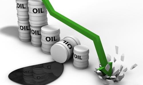 &nbsp;Giá dầu thô thế giới tiếp tục giảm mạnh hơn 3%