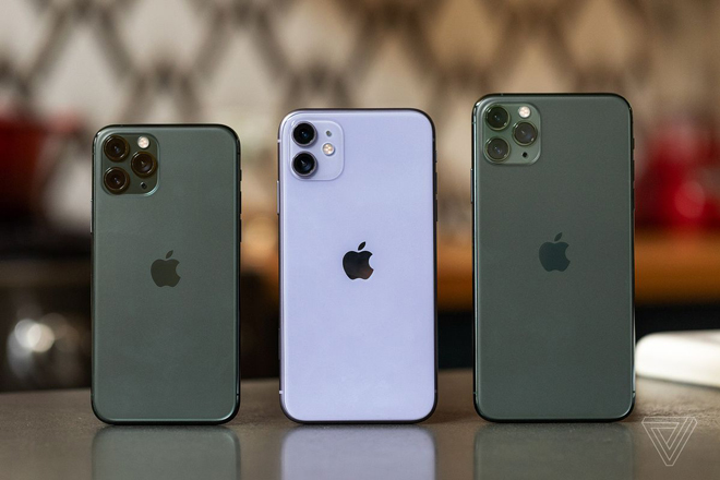 iPhone 11 Pro, iPhone 11 và iPhone 11 Pro Max (từ trái sang).