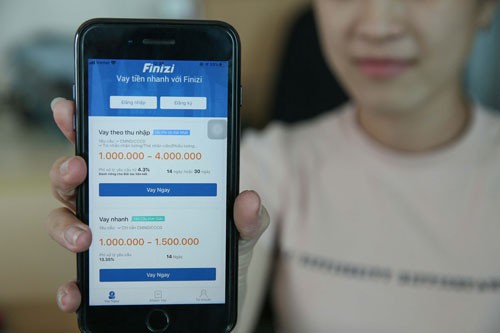 Một ứng dụng cho vay trên mạng Ảnh: HOÀNG TRIỀU