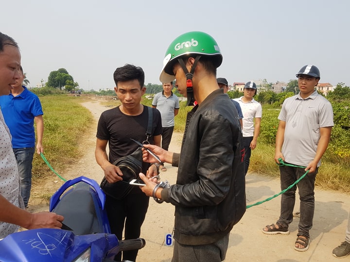 Đinh Văn Giáp và Đinh Văn Trường được chuẩn bị cho buổi thực nghiệm.