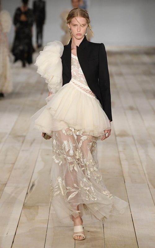 Alexander McQueen lần này đã có bộ sưu tập đẹp như một giấc mơ