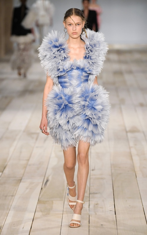 Mãn nhãn với thiết kế mang tầm tuyệt tác của Alexander McQueen - 14