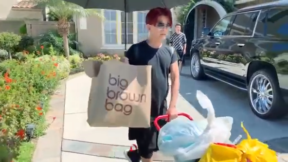 Nhà đẹp, xe sang, Mr.
Đàm ở bên Mỹ quả thật khiến cư dân mạng ghen tỵ.