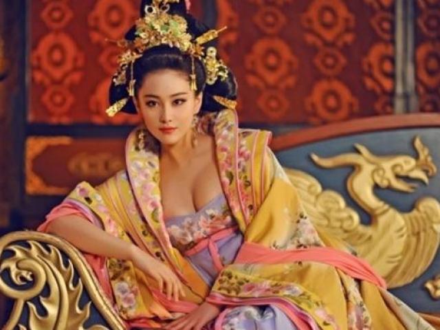 Bạn trẻ - Cuộc sống - Phụ nữ nào cũng ước ao có "bí quyết phòng the" của Triệu Phi Yến