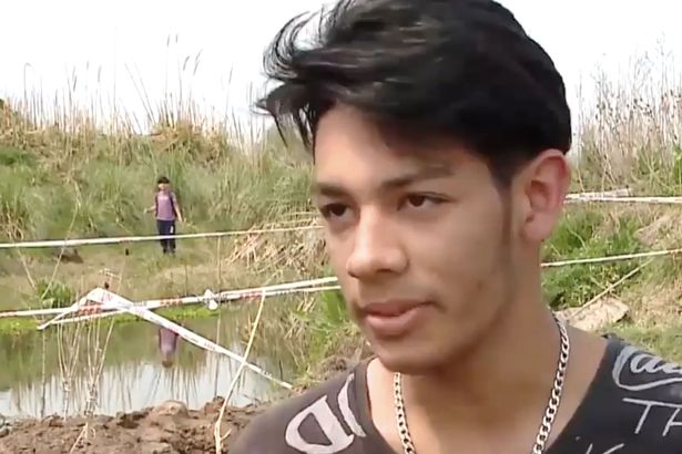 Ngư dân Imanol Ojeda rất hạnh phúc với phát hiện đáng kinh ngạc của mình.