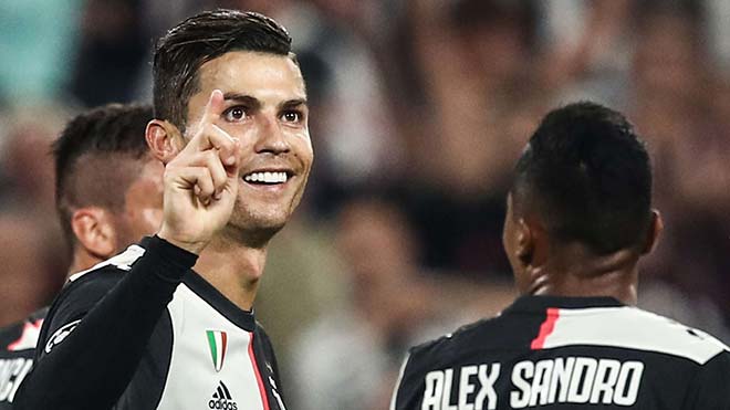 Ronaldo lập công Cúp C1: Một đêm 4 kỷ lục, bất chợt bàn giải nghệ - 1