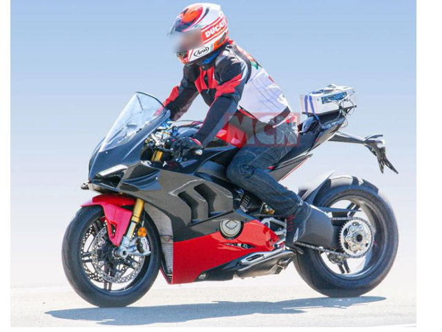 Lộ siêu xe Ducati Panigale V4 Superleggera phủ carbon cực "độc"