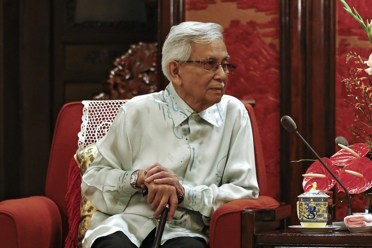 Daim Zainuddin, cố vấn hàng đầu của Thủ tướng Malaysia Mahathir Mohamad.