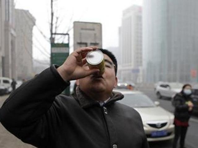 Thị trường - Tiêu dùng - Dân Trung Quốc đổ xô mua không khí đóng chai từ Canada trước tình trạng ô nhiễm