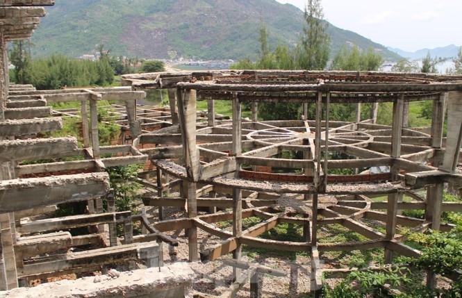 Có những hạng mục khách sạn Vavisal có nguy cơ đổ sập lúc nào không hay 