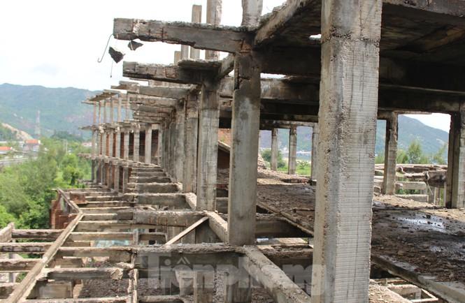 Nhiều hạng mục dự án khách sạn vavisal bị hư hỏng