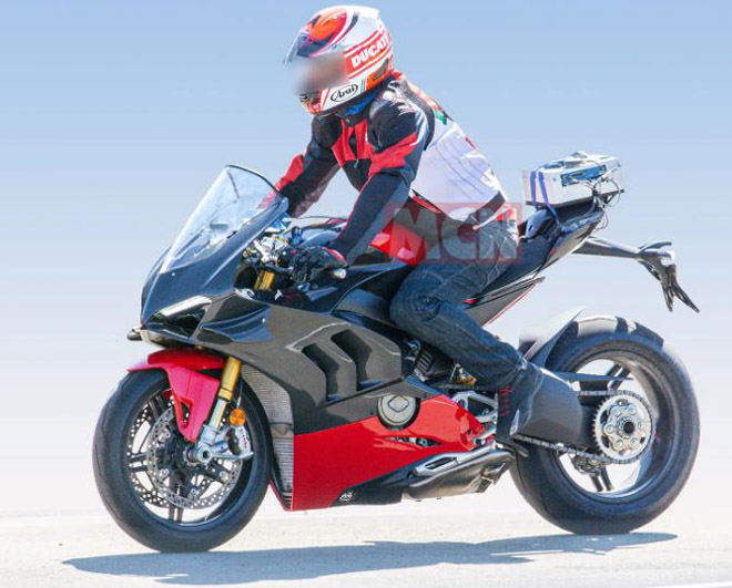 Lộ siêu xe Ducati Panigale V4 Superleggera phủ carbon cực "độc" - 5